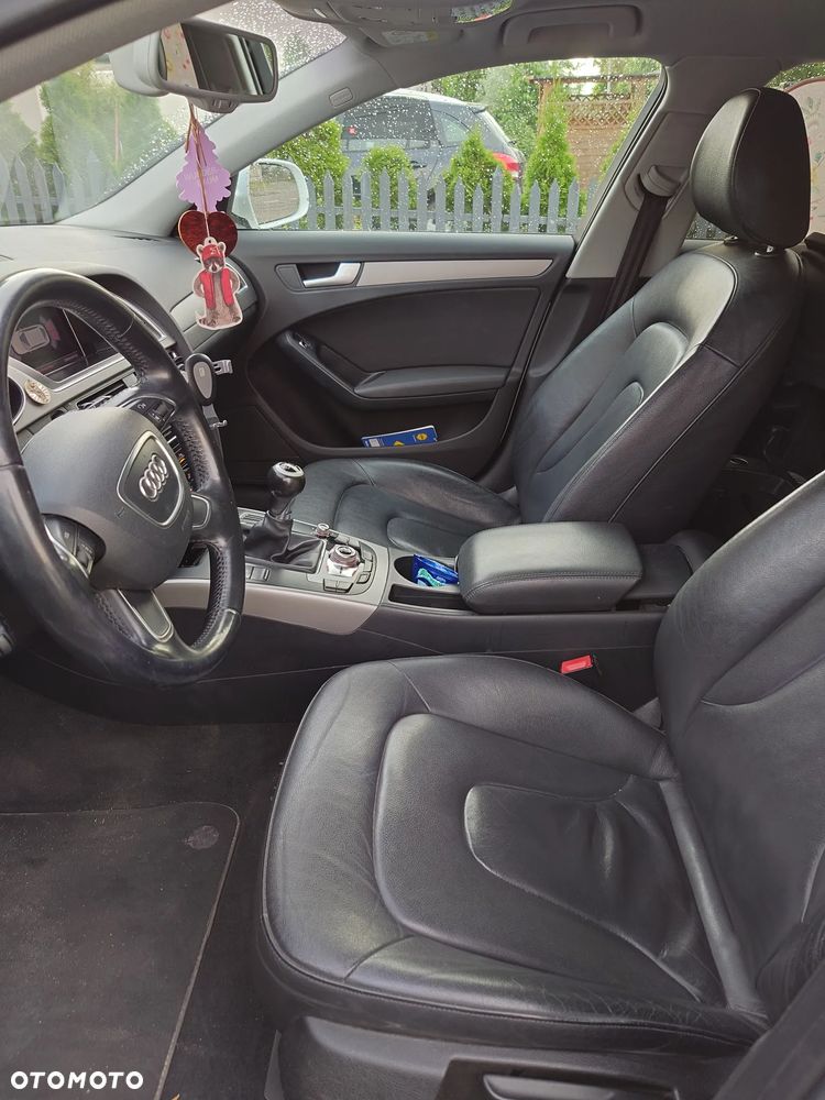 Audi A4 Avant 2.0 TDI DPF clean diesel Ambiente - 12