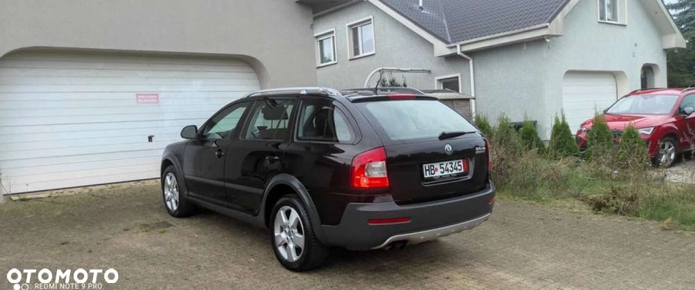 Skoda Octavia Combi 2.0 TDI DPF Scout 4x4 - 12