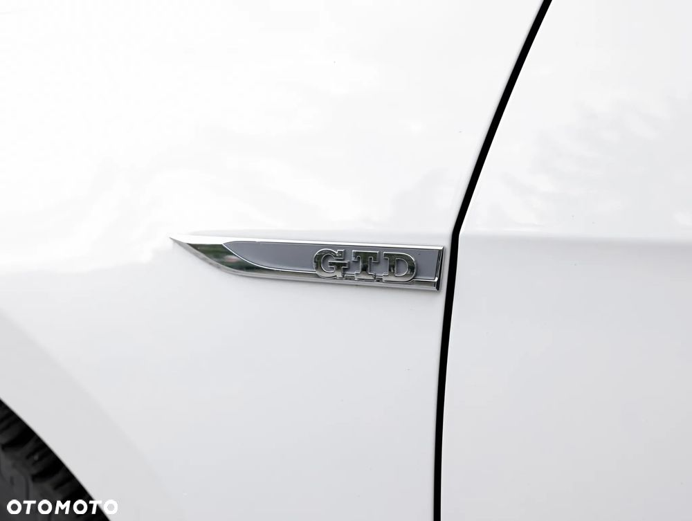 Volkswagen Golf - 10