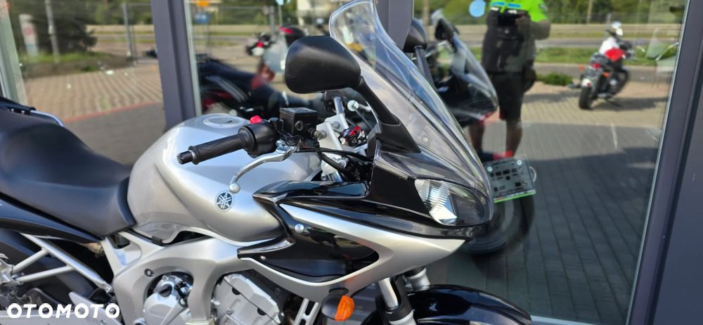 Yamaha FZ6 - 18