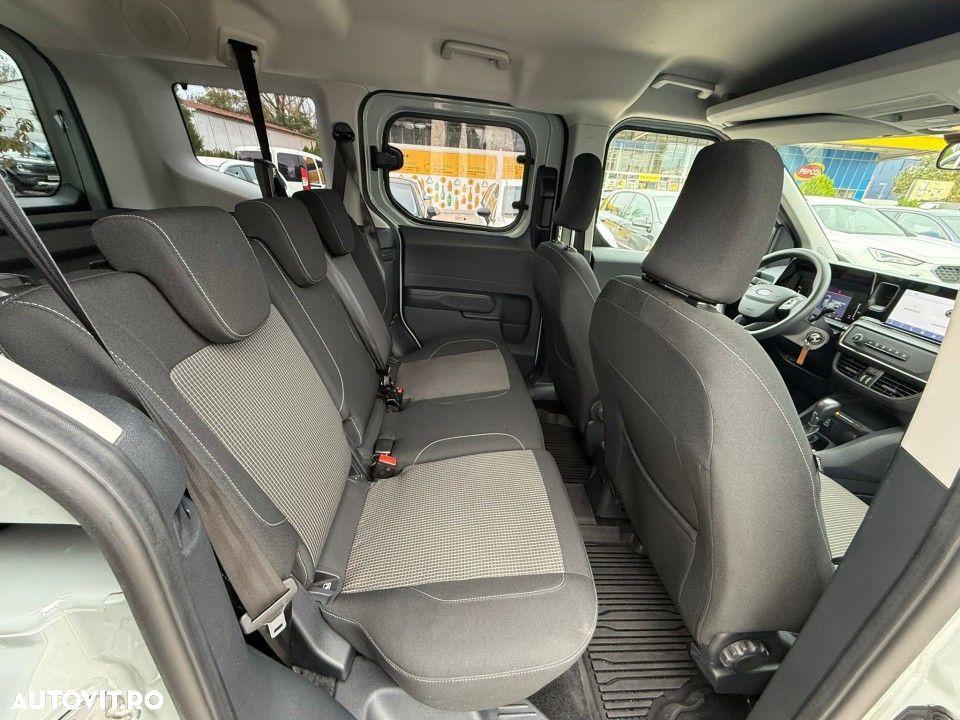 Ford Tourneo Courier - 17