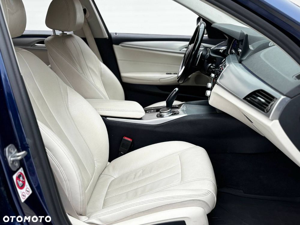 BMW Seria 5 520d xDrive Luxury Line - 24