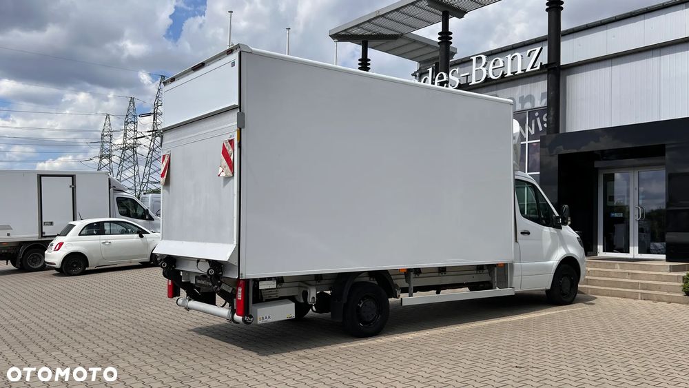 Mercedes-Benz Sprinter 319 CDI - 12