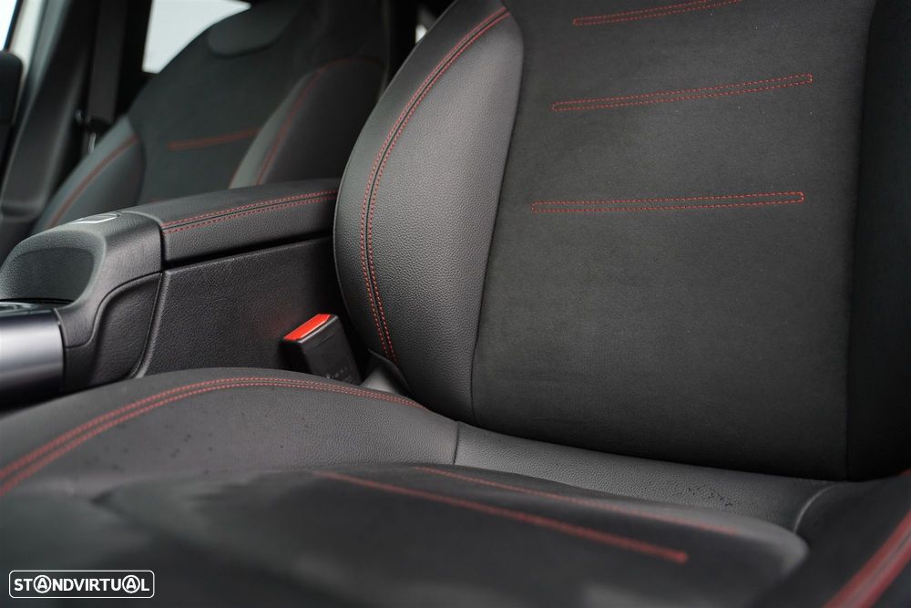 Mercedes-Benz EQA 250+ AMG Line - 32