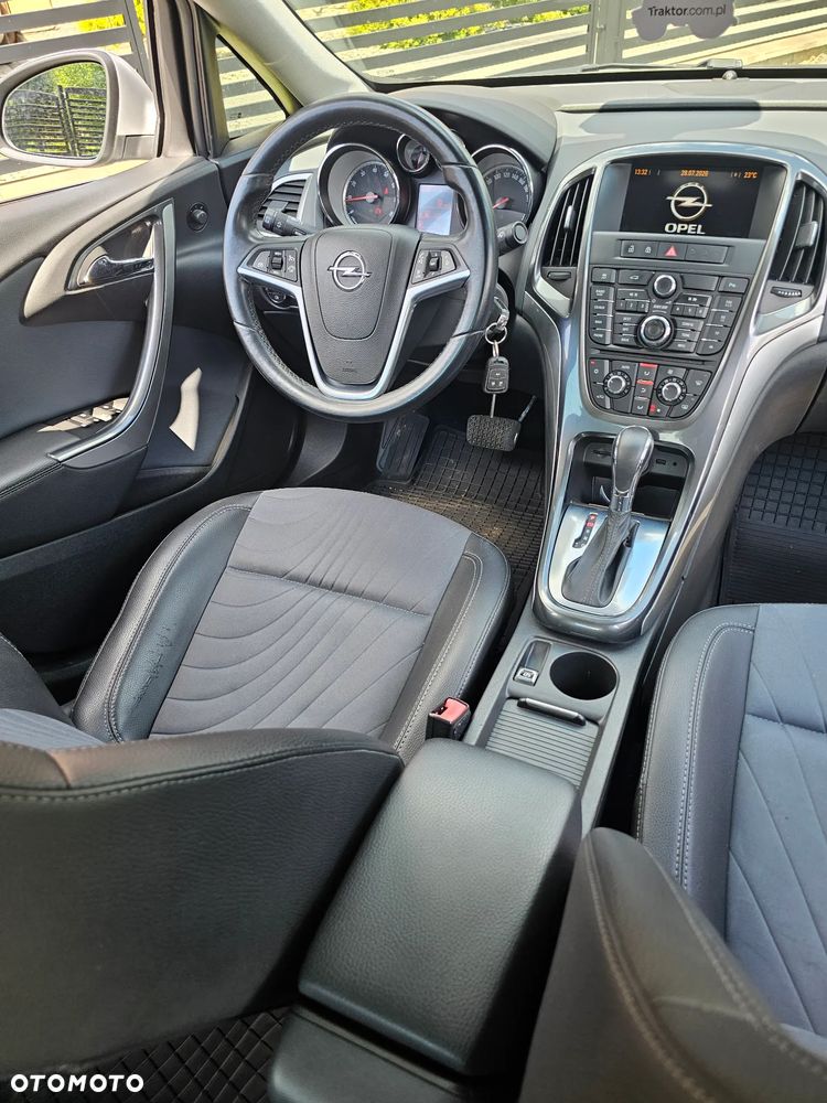 Opel Astra 1.4 T Cosmo - 17