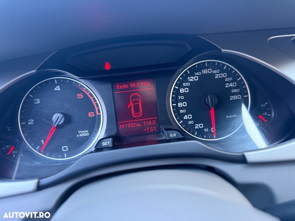 Audi A4 2.0 TDI DPF Attraction - 17