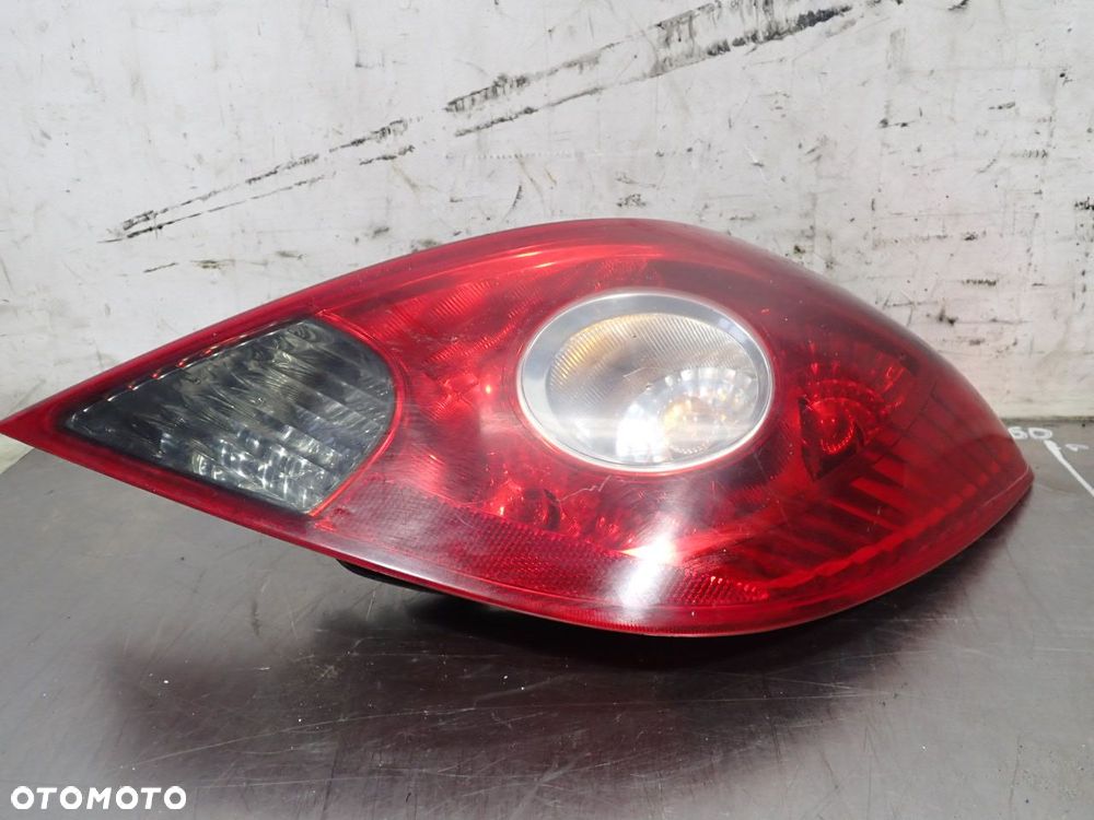LAMPA PRAWA TYLNA OPEL CORSA D 1.3CDTI 13186351 - 2