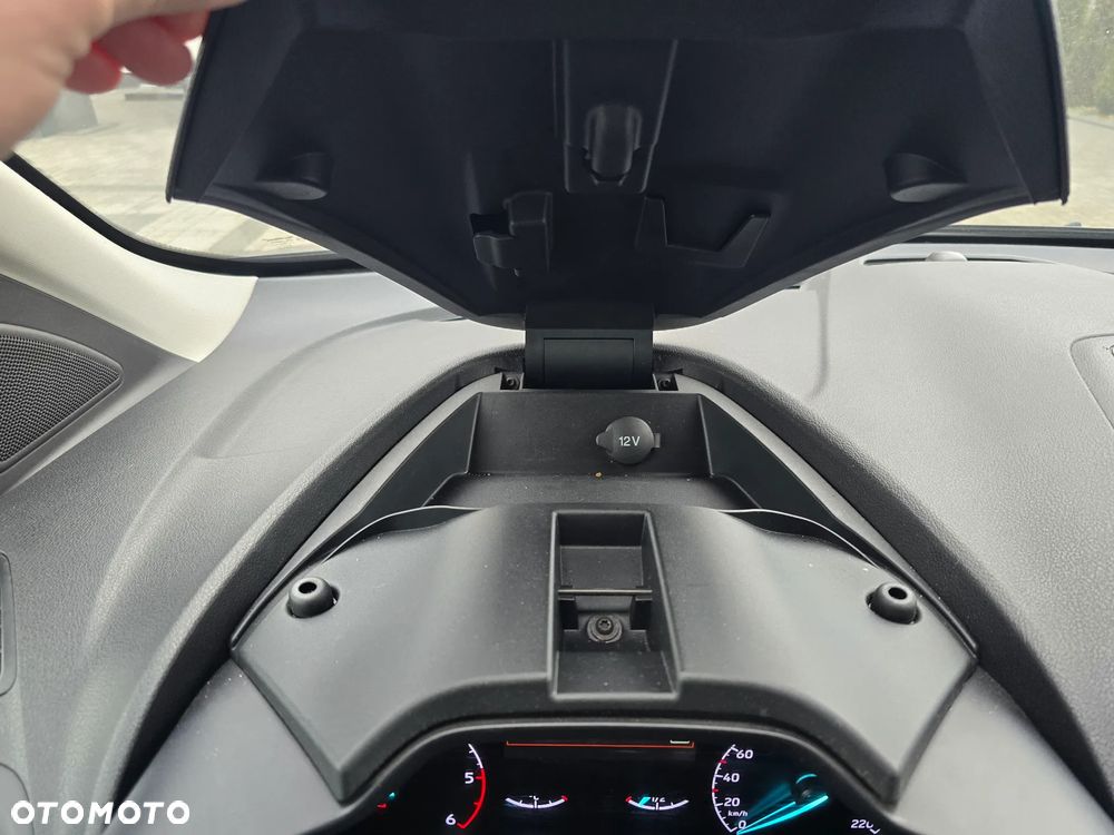 Ford Transit Connect - 17