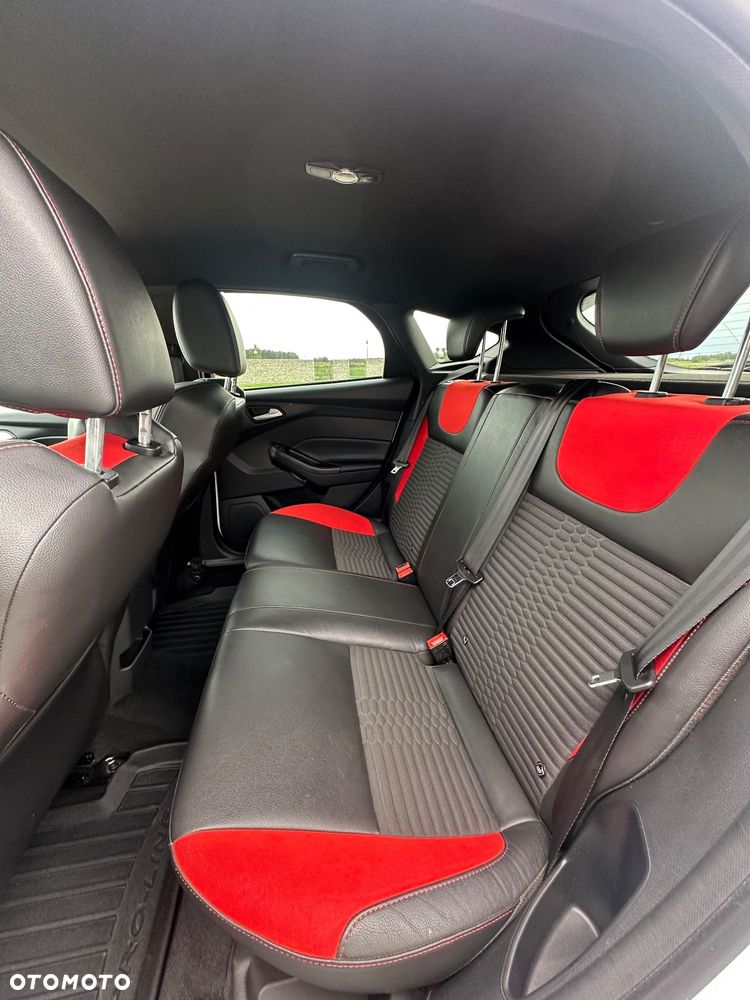 Ford Focus 2.0 EcoBoost ST - 12