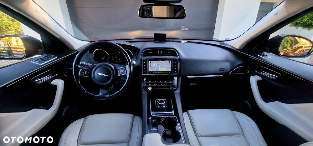Jaguar F-Pace 2.0 i4D AWD Prestige - 28