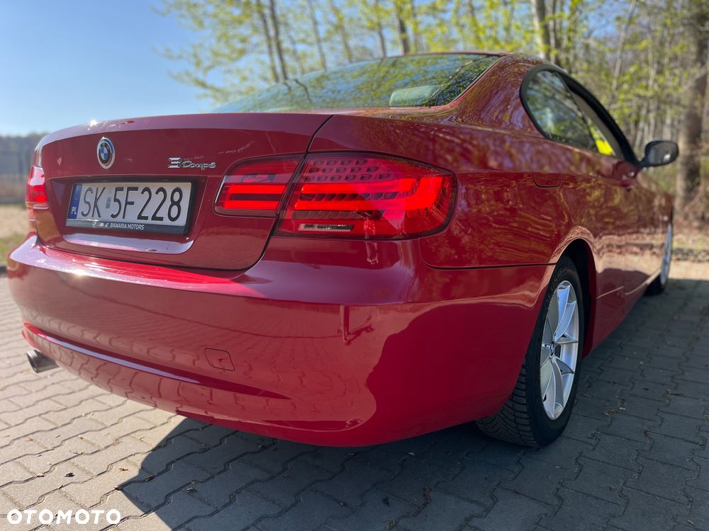 BMW Seria 3 318i Edition Exclusive - 16