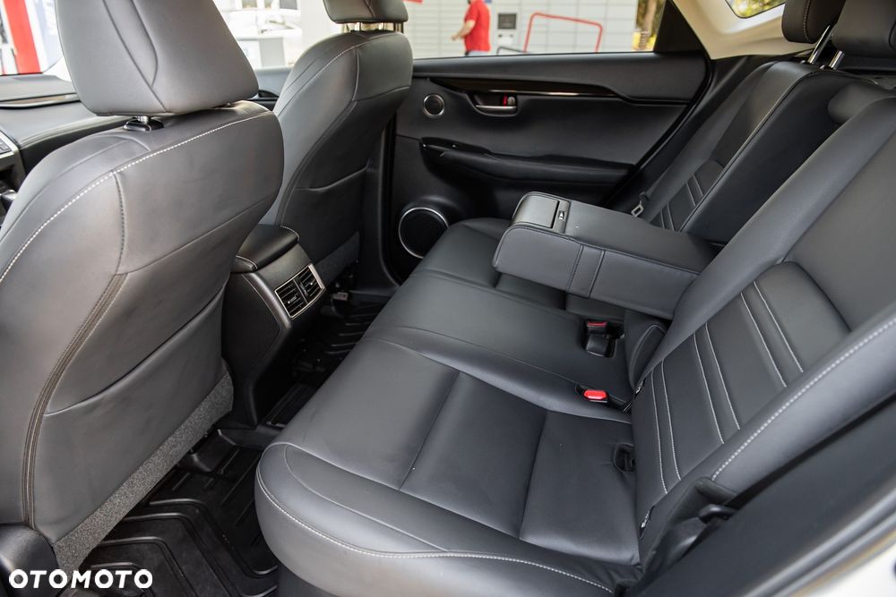 Lexus NX 300h Executive-Line - 30