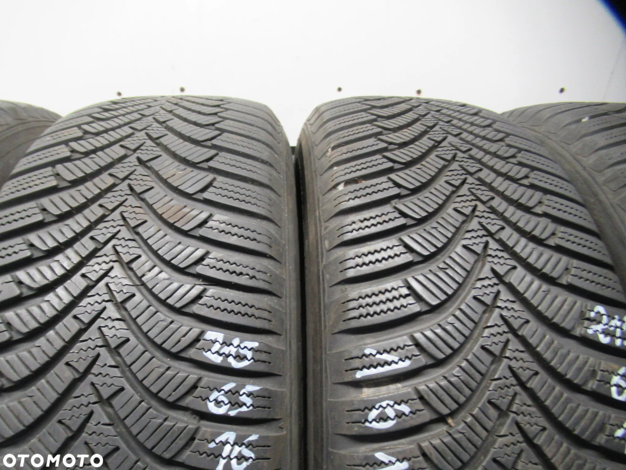 4x Hankook Winter Icept RS2 215/65/16 98H nr.16171 7mm - 3