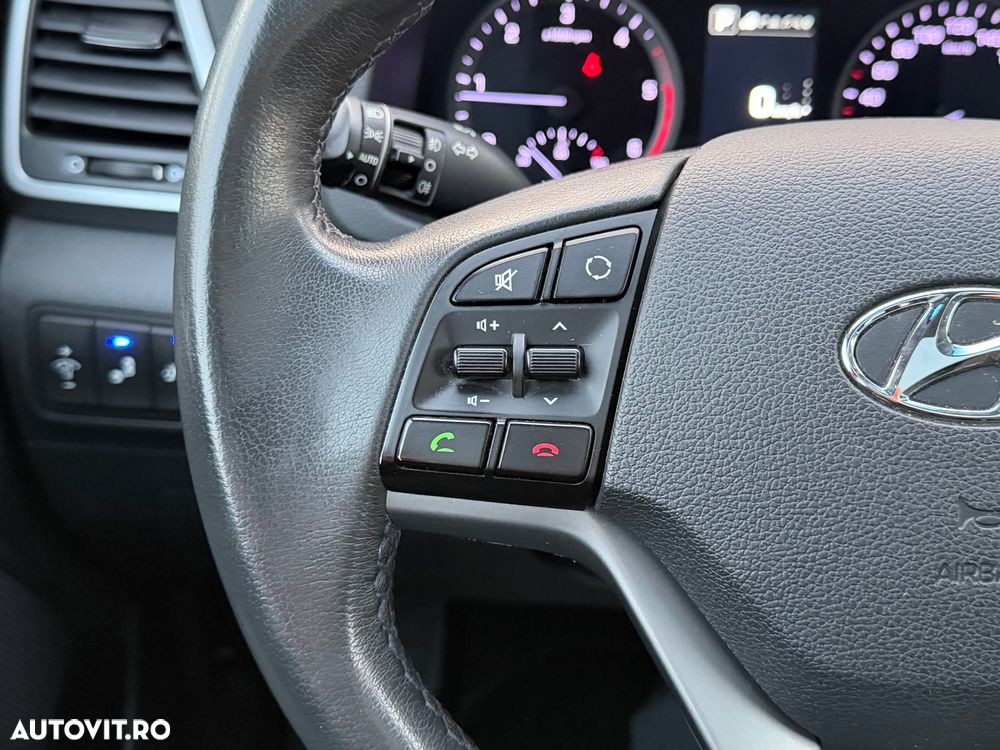 Hyundai Tucson 2.0 CRDI 4WD 6AT Style - 26