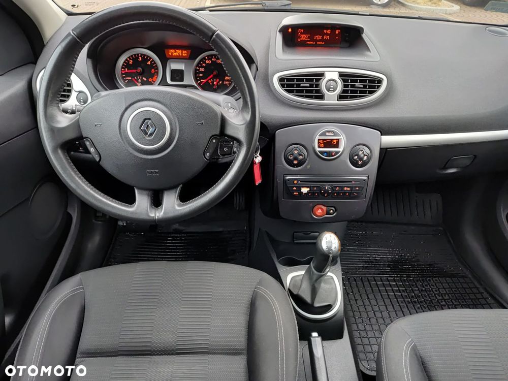 Renault Clio - 11