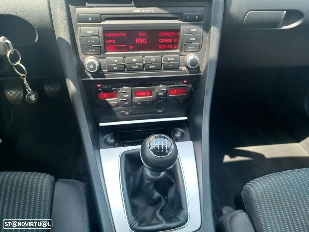 Audi A4 2.0 TDI S-line - 15