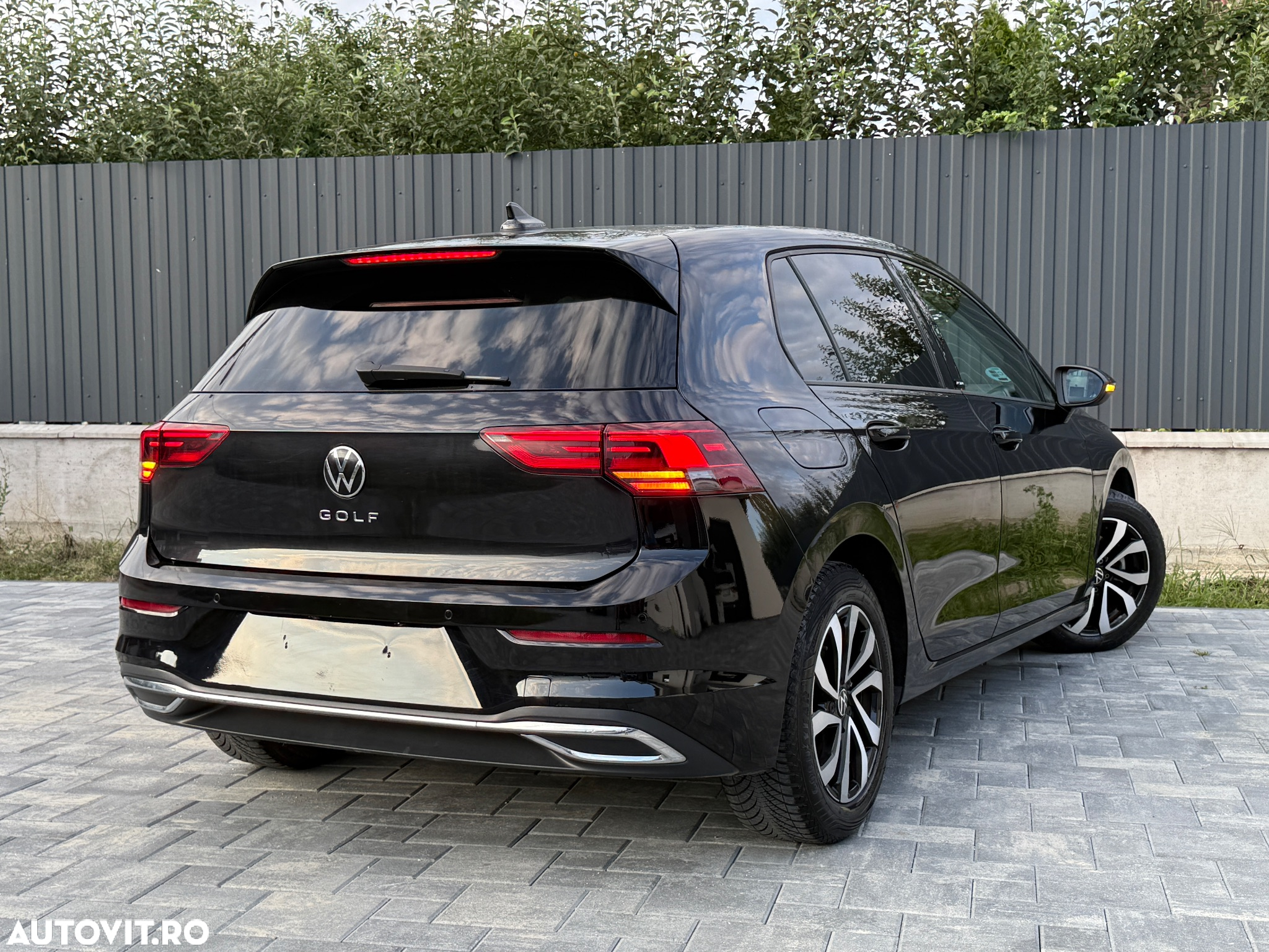 Volkswagen Golf Variant 2.0 TDI SCR DSG Active - 4