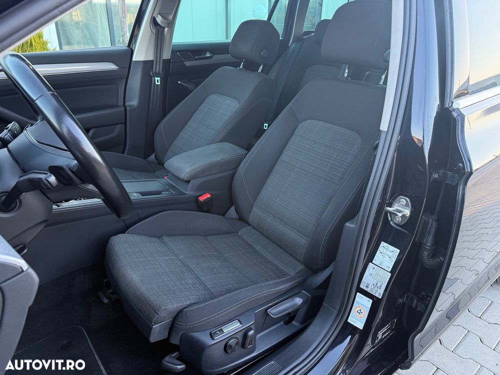 Volkswagen Passat 2.0 TDI SCR DSG Comfortline - 12