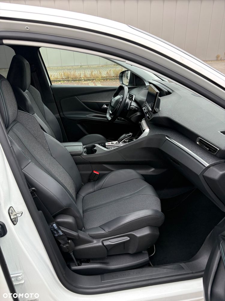 Peugeot 3008 1.5 BlueHDi Allure Pack S&S EAT8 - 36
