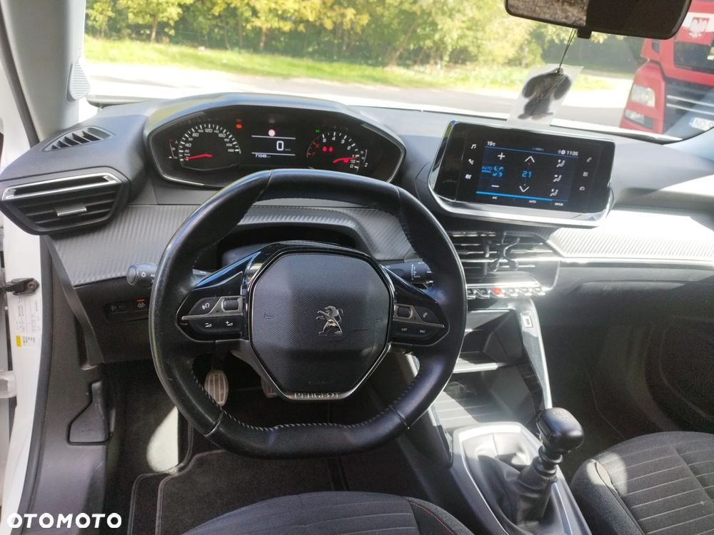 Peugeot 2008 1.2 PureTech Active S&S - 8