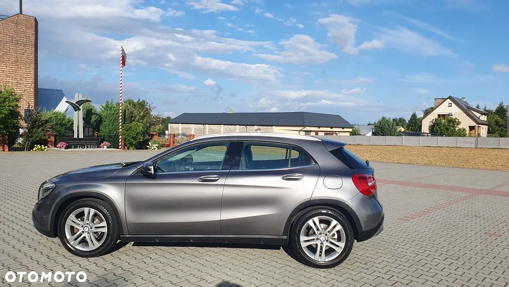 Mercedes-Benz GLA 180 UrbanStyle Edition - 5