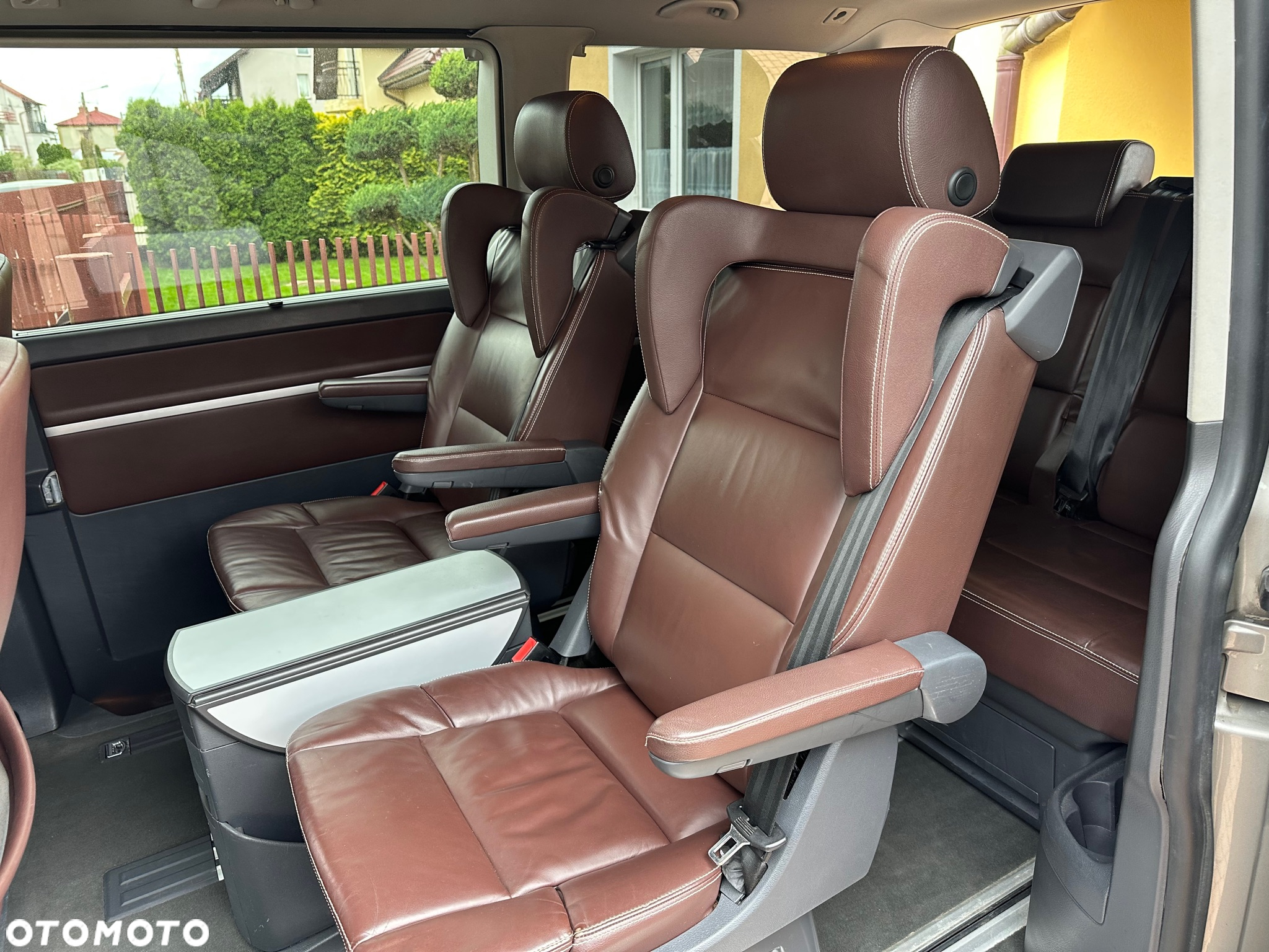 Volkswagen Multivan - 8