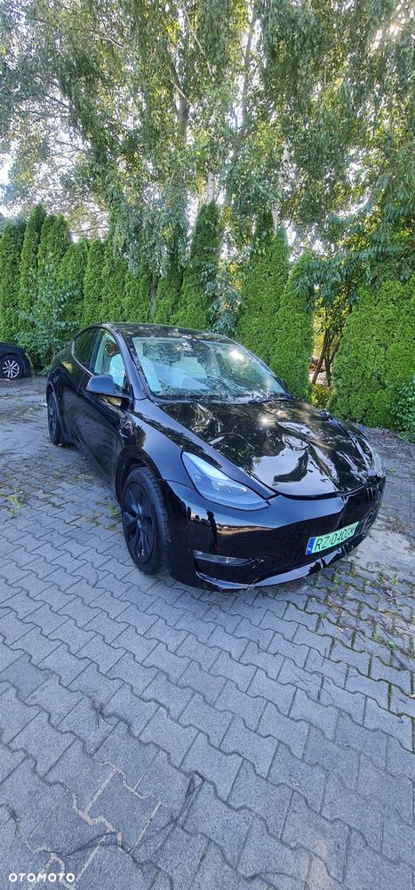 Tesla Model Y Long Range AWD - 5