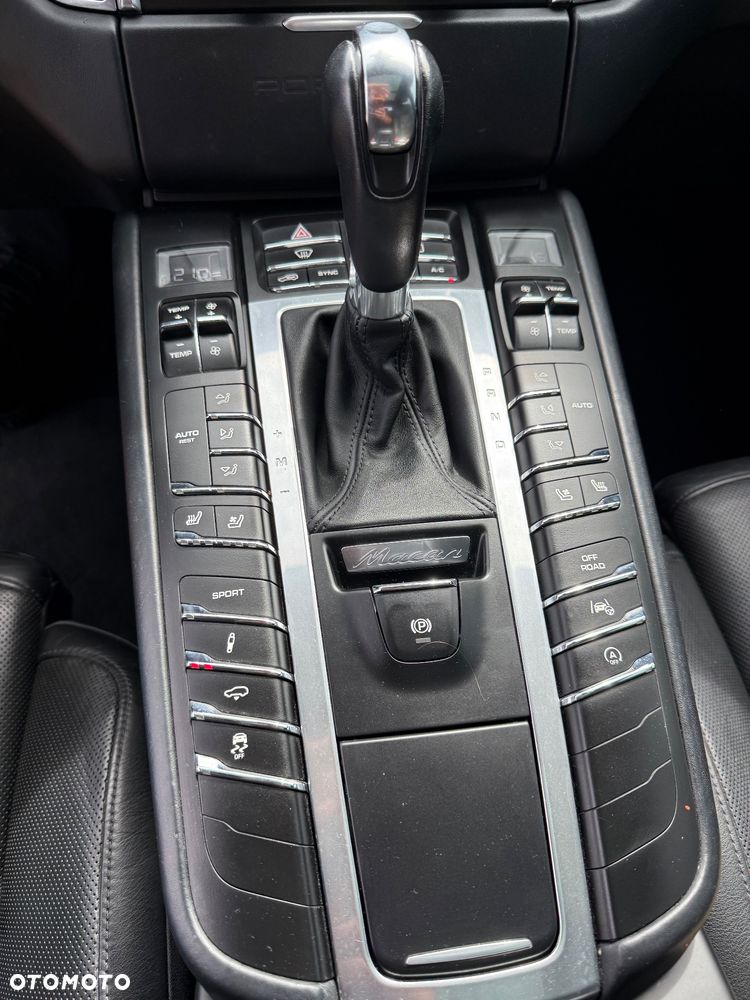 Porsche Macan Turbo PDK - 17