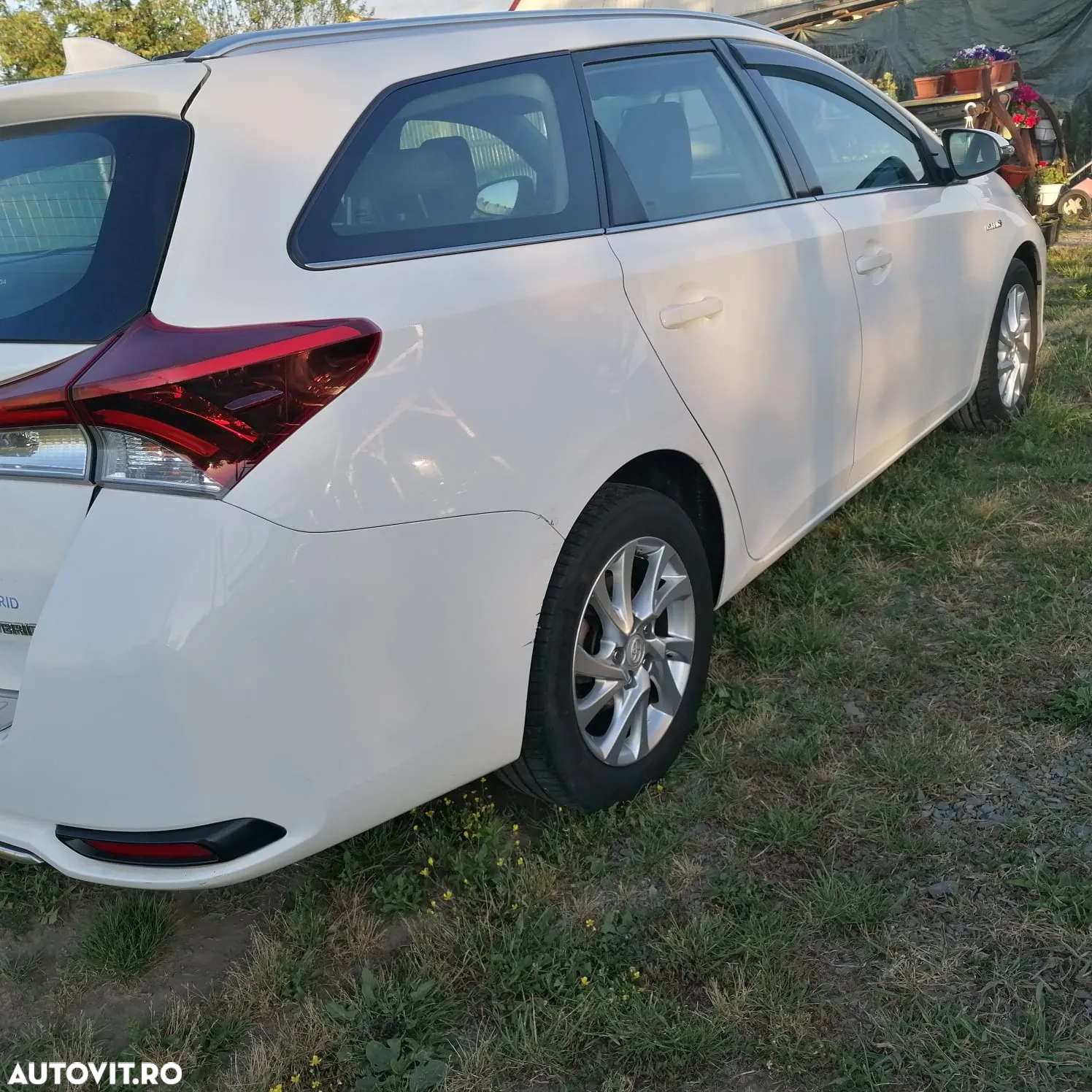 Toyota Auris 1.8 L VVT-i Hybrid Luna - 2