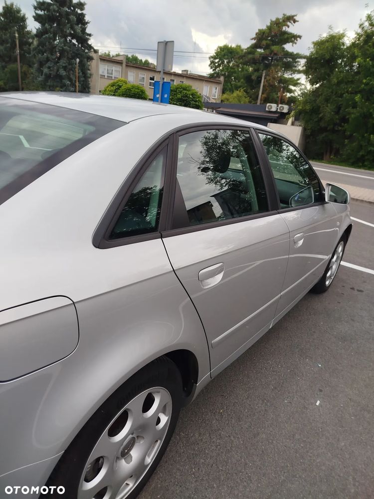 Audi A4 Limousine - 6