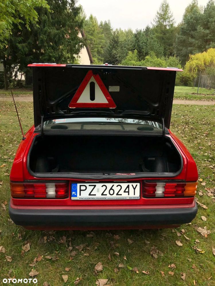 Mercedes-Benz W201 (190) - 7