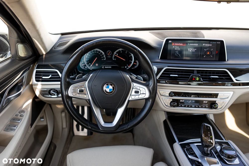 BMW Seria 7 750d xDrive sport - 19