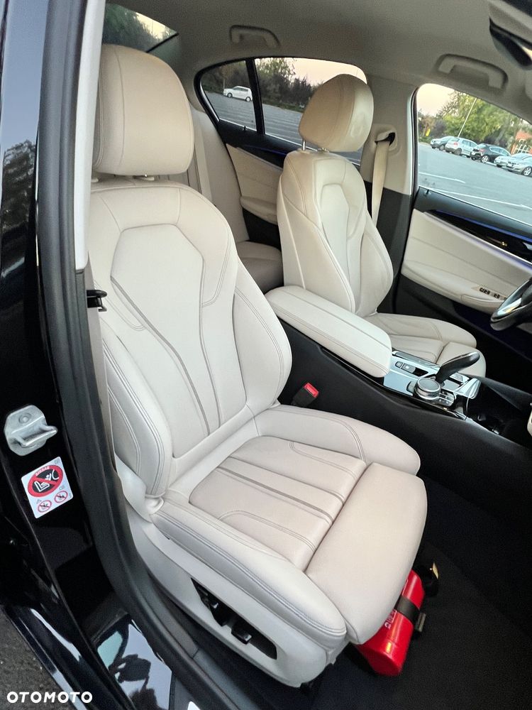 BMW Seria 5 520d xDrive - 27