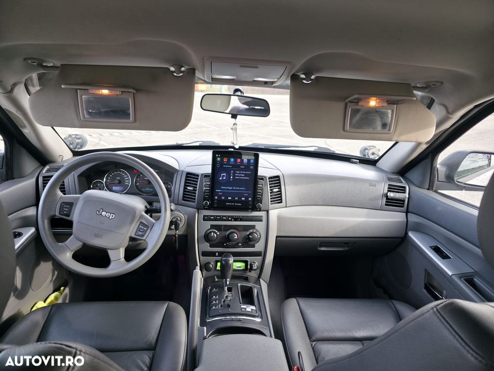 Jeep Grand Cherokee - 14