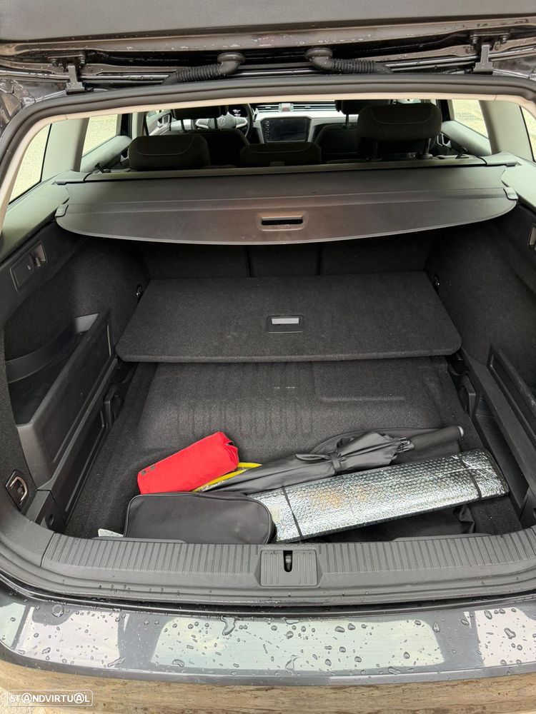 VW Passat Variant - 13