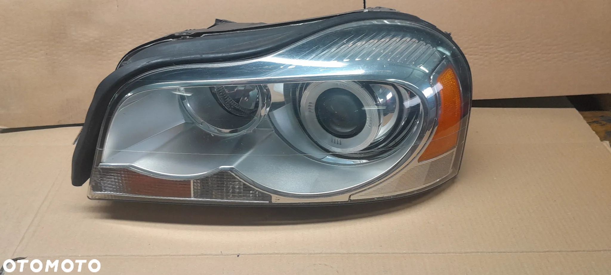 VOLVO XC90 I LIFT PRZEDNIA LEWA LAMPA XENON PRZTWORNICA UK - 2