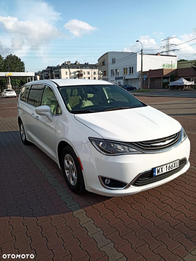 Chrysler Pacifica - 4