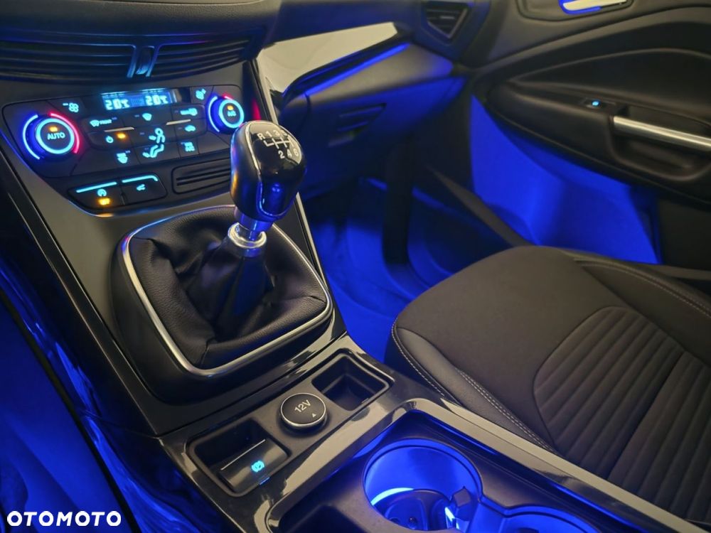 Ford Kuga - 25