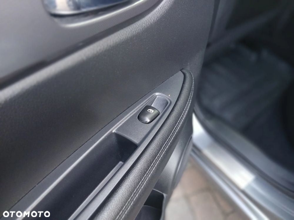 Nissan Qashqai 1.3 DIG-T N-Connecta - 29