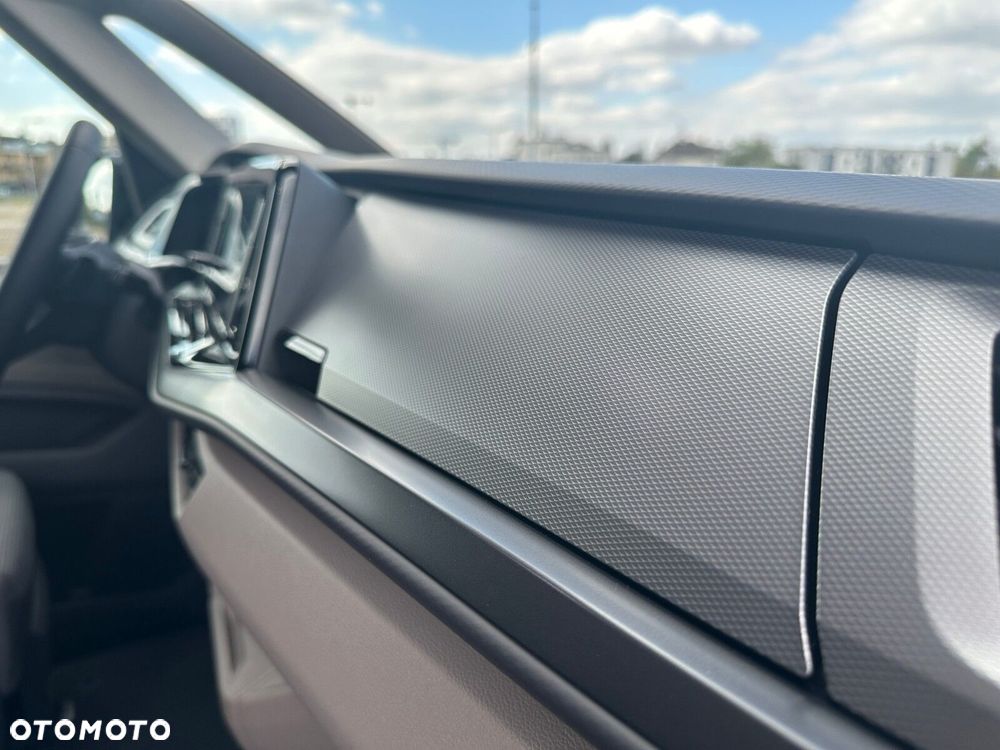 Volkswagen california Nowa California Beach silnik: 2,0 l TSI OPF 204 KM / skrzynia biegów: 7-biegowa DSG rozstaw osi: 3124 mm - 11