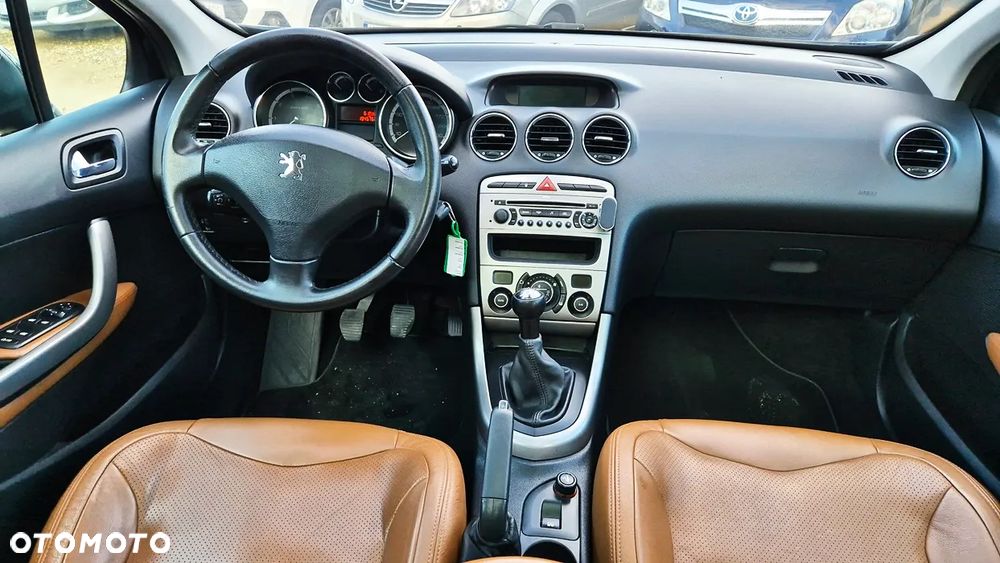 Peugeot 308 1.6 Premium Plus - 36