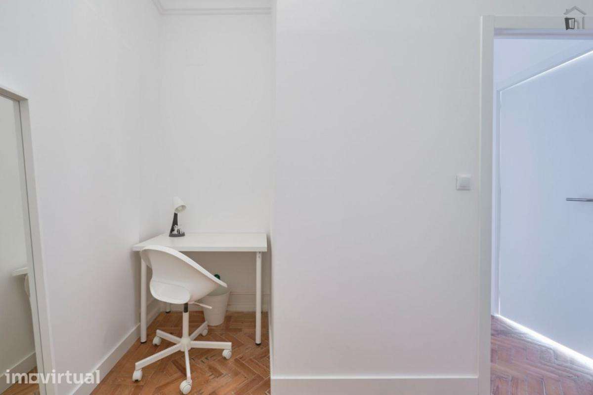 Quarto - localizado em Alameda Lisbon - Grande imagem: 2/23