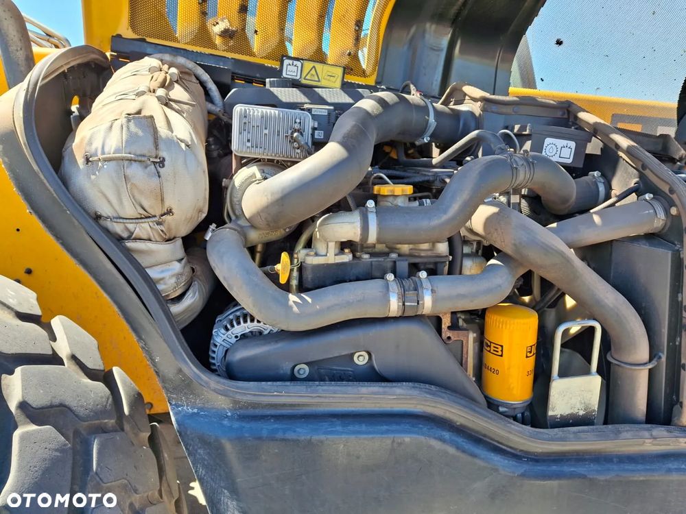 JCB 560-80 Agri Plus - 9