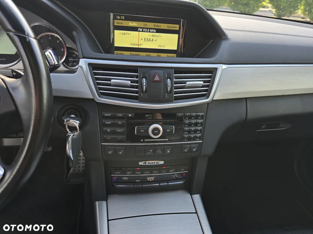 Mercedes-Benz Klasa E 350 CDI DPF 4Matic BlueEFFICIENCY 7G-TRONIC Avantgarde - 23