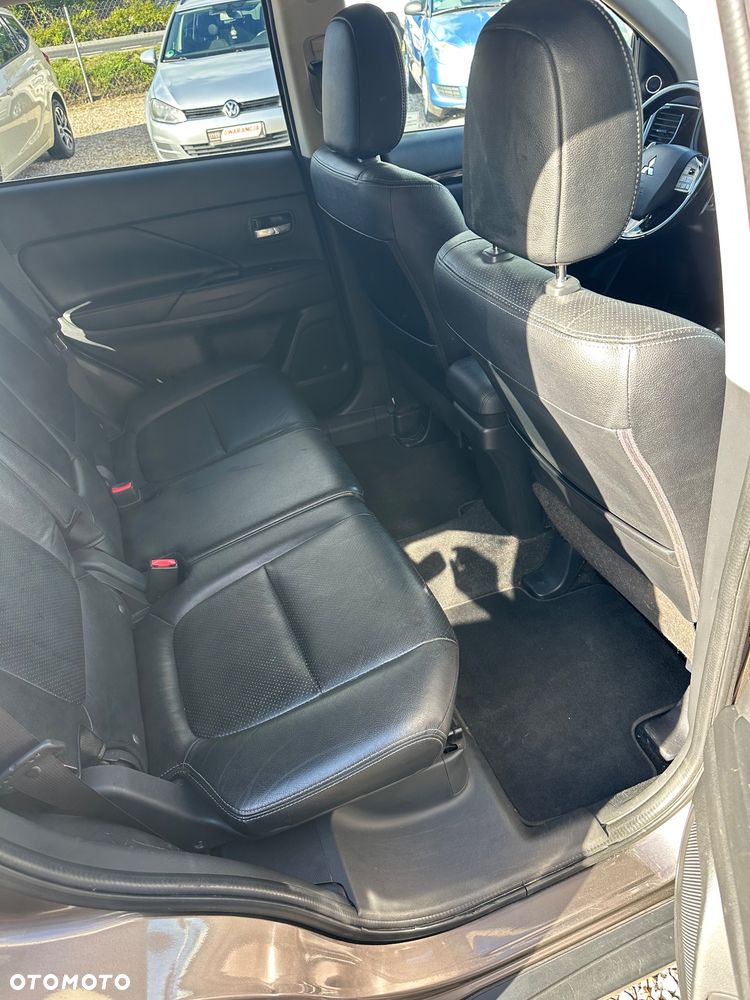 Mitsubishi Outlander 2.0 Intense + Navi 4WD CVT - 12