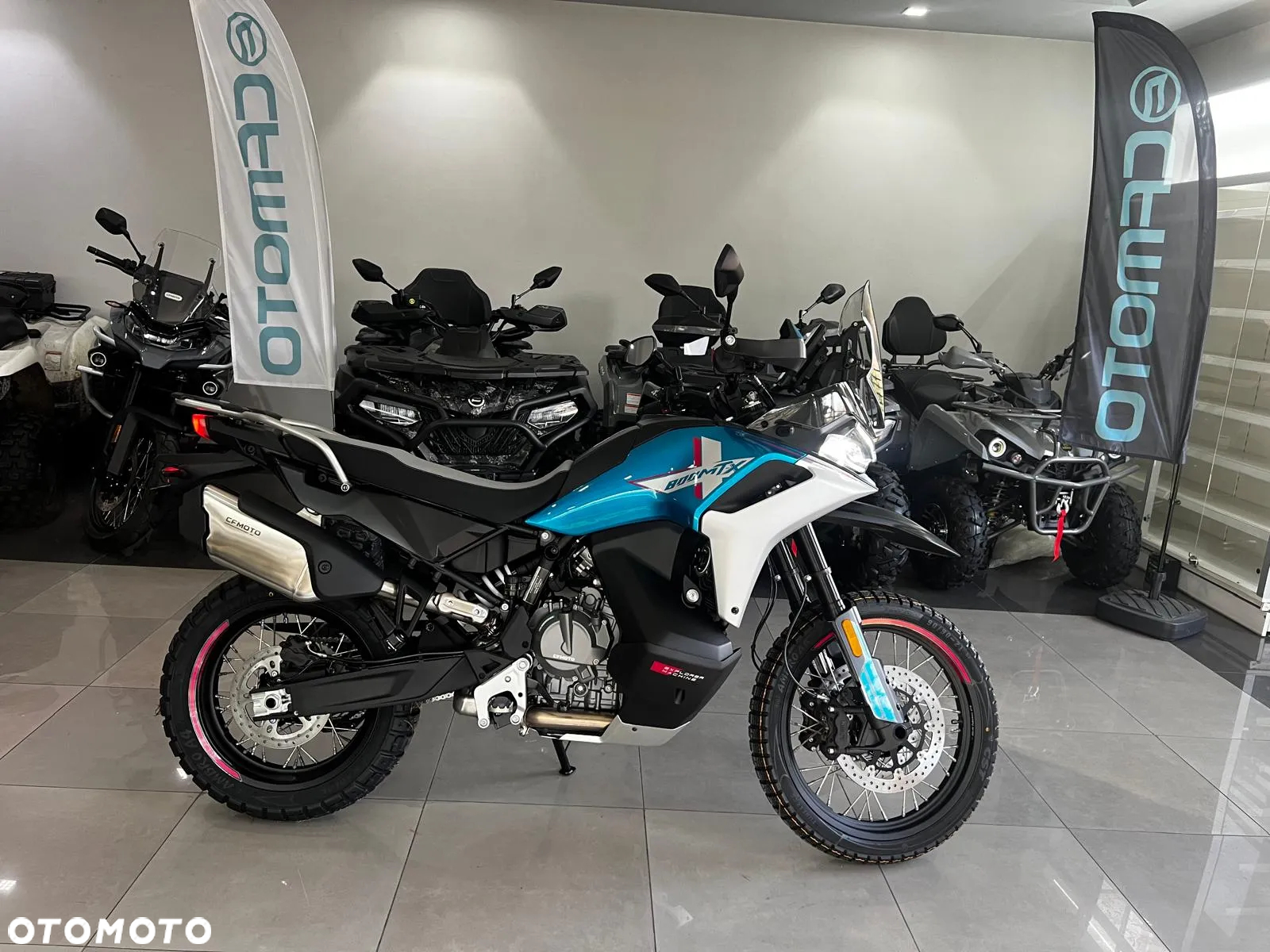 CFMoto MT - 15