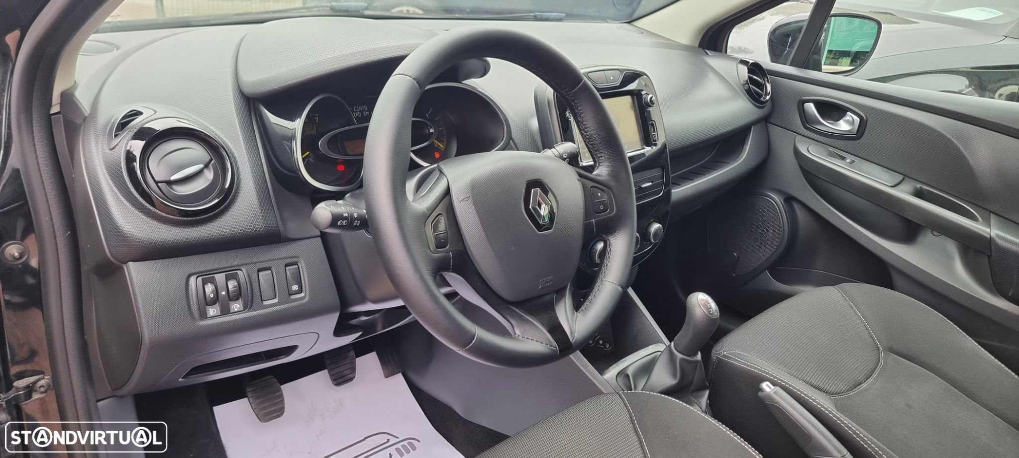 Renault Clio Sport Tourer 0.9 TCE Dynamique S - 29