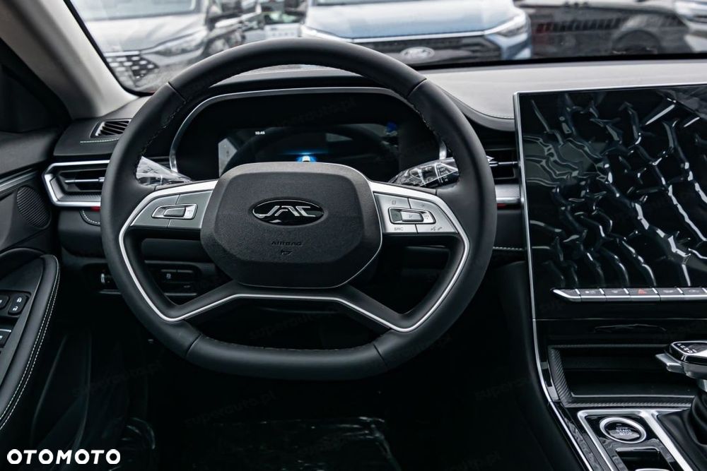 JAC J7 Plus CVT - 10