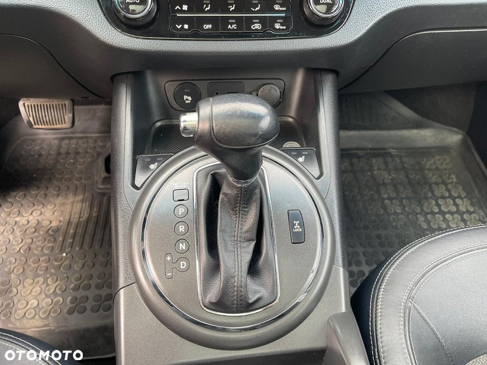 Kia Sportage 2.0 CRDI 4WD Automatik Spirit - 23