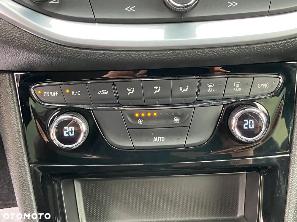 Opel Astra 1.4 Turbo Start/Stop Ultimate - 21